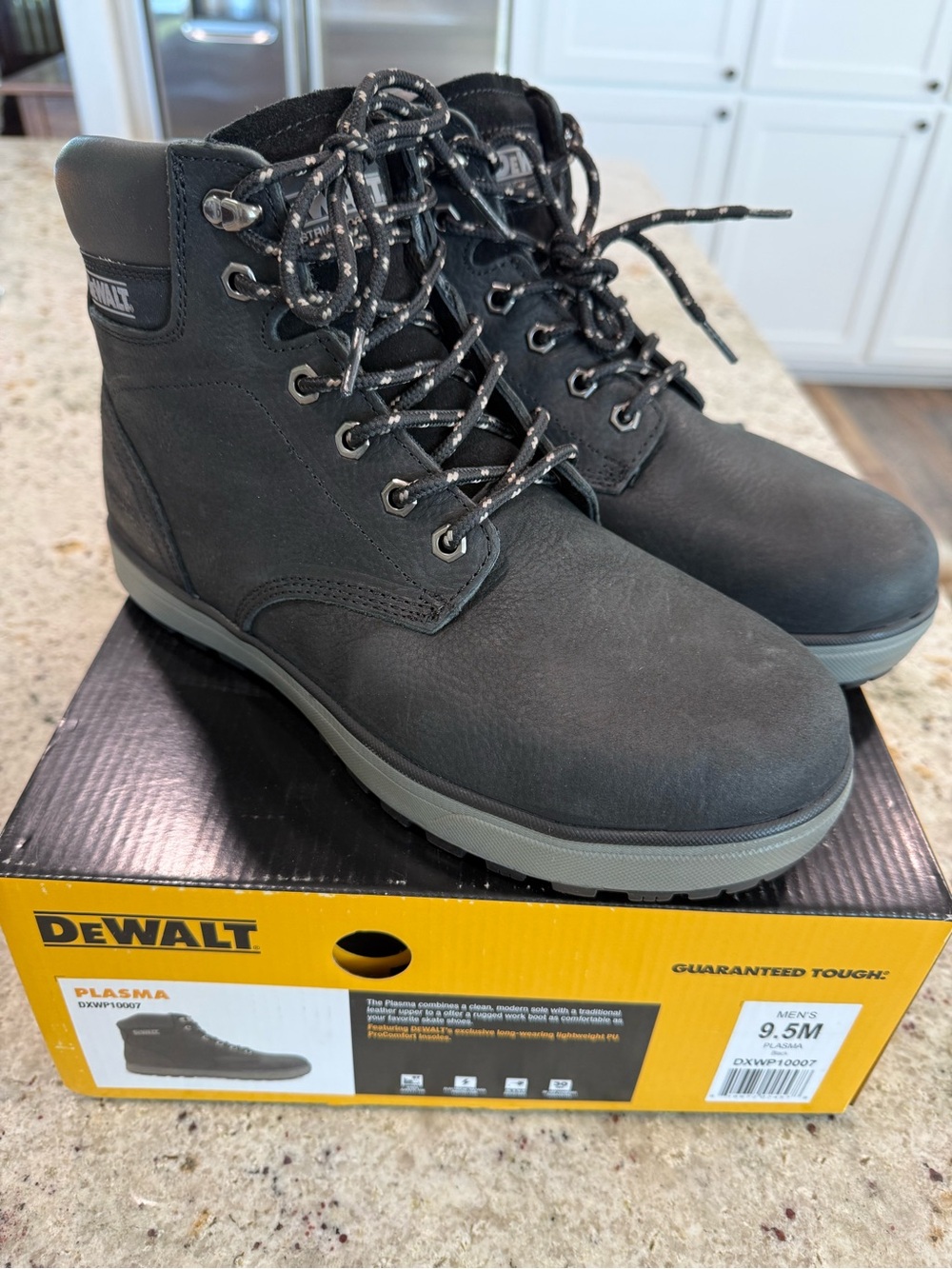 DeWALT Plasma Steel Toe Worl Boots in Black (NIB)